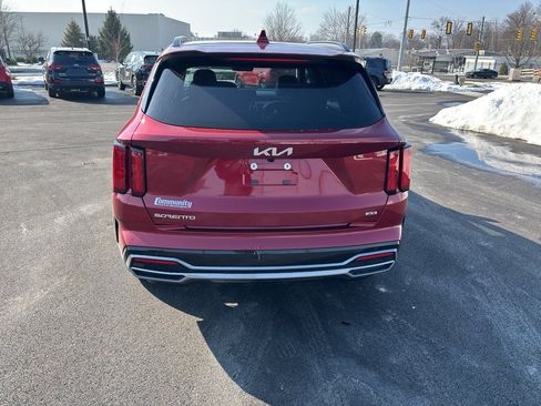 Certified 2023 Kia Sorento SX image 4
