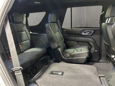 Used 2024 GMC Yukon SLT w/ SLT Luxury Package AWD/4WD image 21