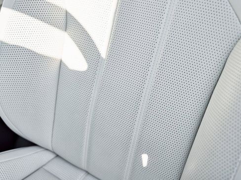 Used 2023 Bentley Bentayga Extended Wheelbase image 48