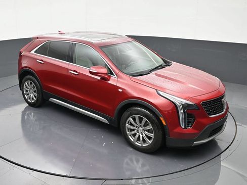 Used 2019 Cadillac XT4 Premium Luxury w/ Enhanced Visibility Package FWD image 18