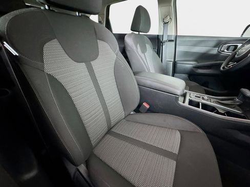 Certified 2025 Kia Sorento LX image 25