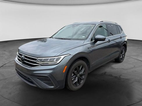 Used 2024 Volkswagen Tiguan SE AWD/4WD image 3