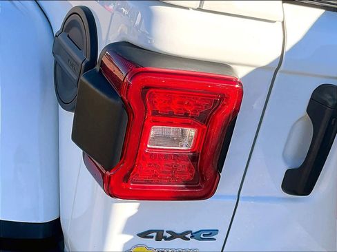 Used 2024 Jeep Wrangler Unlimited Rubicon 4xe image 32