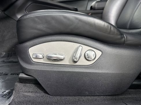 Certified 2023 Porsche Macan Turbo AWD/4WD image 39