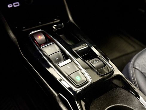 Used 2022 Chevrolet Bolt EUV Premier w/ Sun & Sound Package image 21