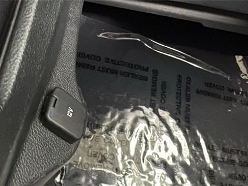 Used 2024 Ford Edge SE image 33