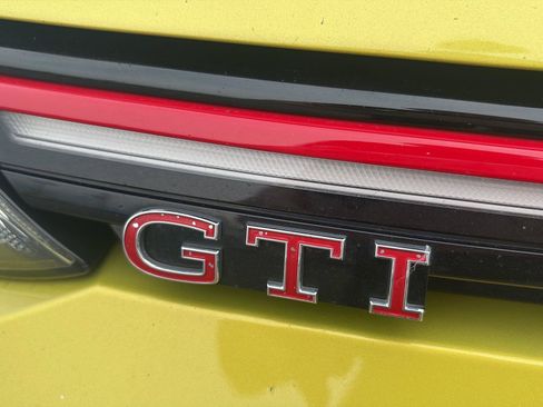 Used 2022 Volkswagen GTI Autobahn FWD image 41