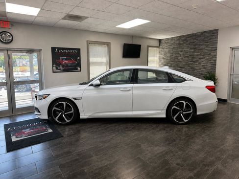 Used 2019 Honda Accord Sport image 4