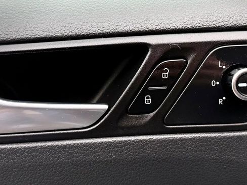 Used 2013 Volkswagen Jetta GLI Autobahn FWD image 23