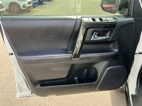 Used 2022 Toyota 4Runner TRD Off-Road image 5