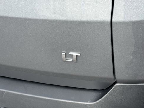 Used 2023 Chevrolet Traverse LT FWD image 44