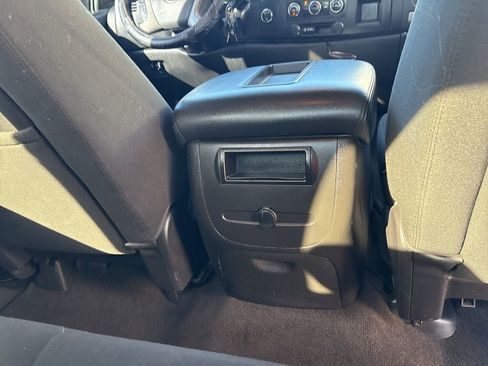 Used 2014 GMC Sierra 2500 SLE w/ Suspension Package, Off-Road image 17