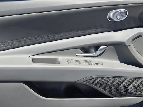 New 2026 Hyundai Elantra Hybrid FWD image 13