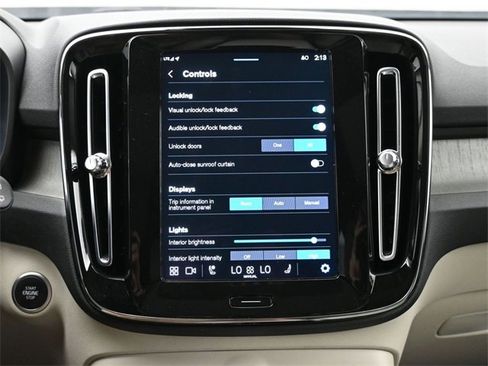 Used 2024 Volvo XC40 B5 Plus w/ Climate Package image 17