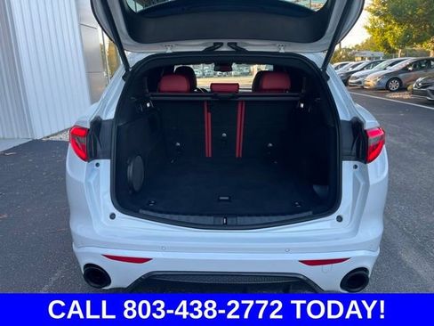 Used 2022 Alfa Romeo Stelvio Veloce AWD/4WD image 32