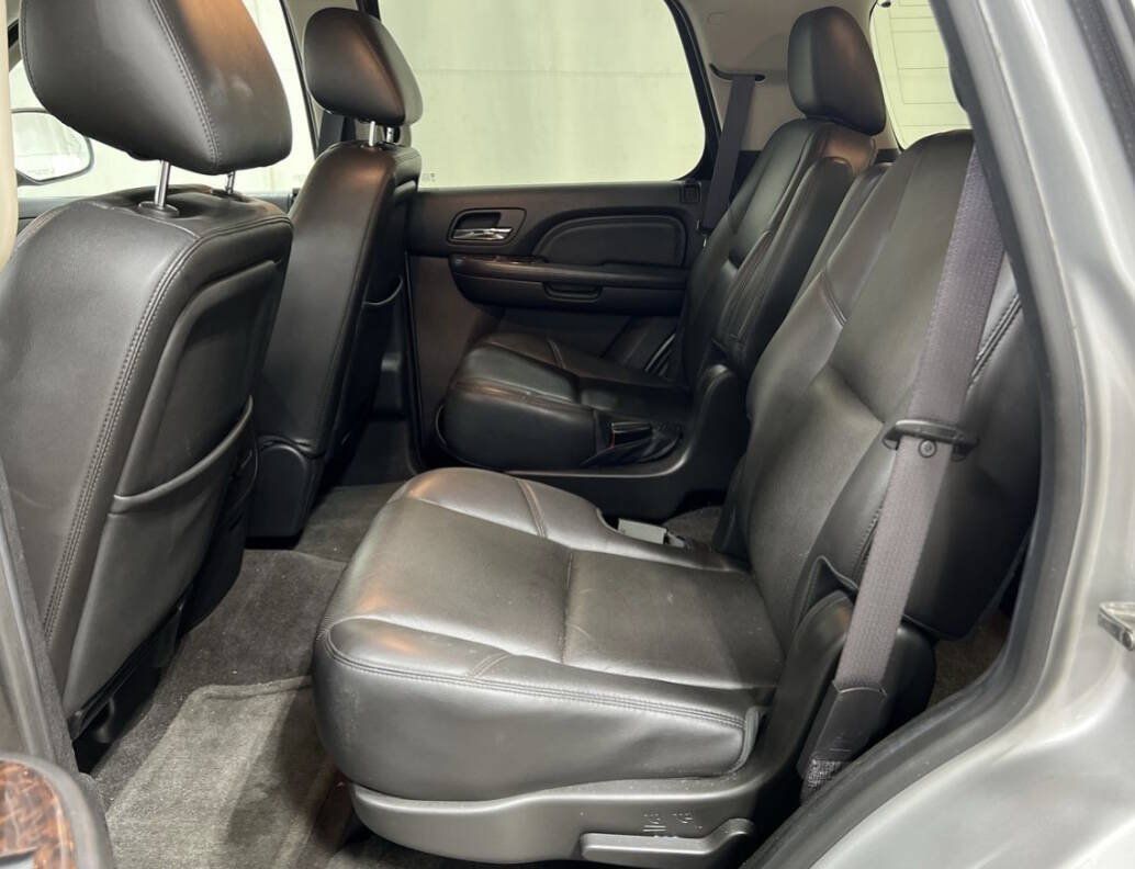 Used 2013 GMC Yukon Denali AWD/4WD image 3