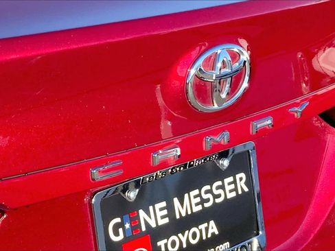 Used 2022 Toyota Camry LE FWD image 31