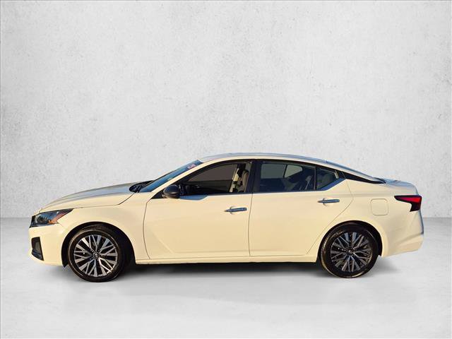 Used 2025 Nissan Altima 2.5 SV FWD image 9