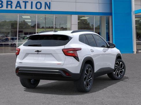 New 2026 Chevrolet Trax RS w/ Sunroof Package FWD image 4