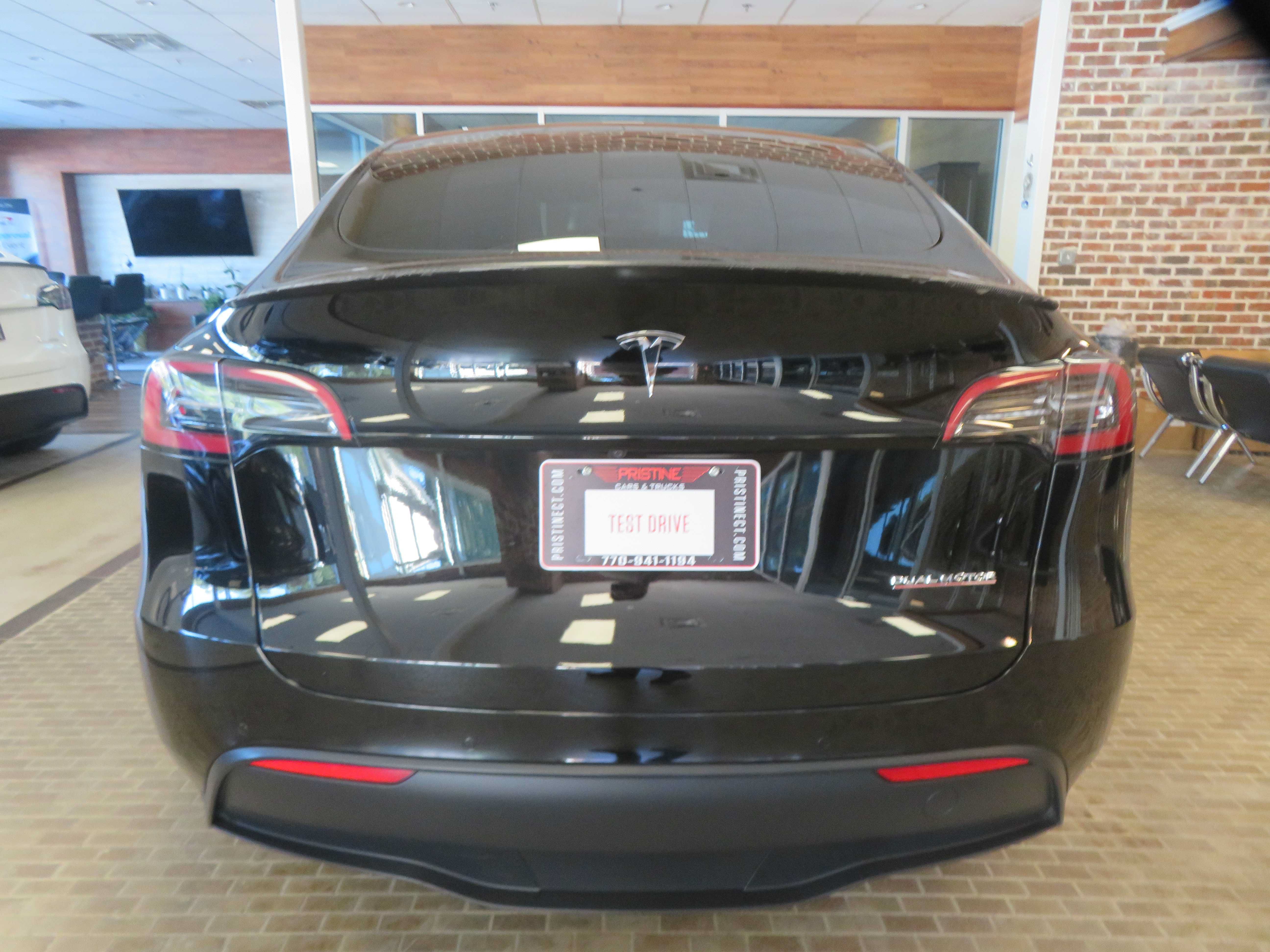 Used 2022 Tesla Model Y Performance AWD/4WD image 5