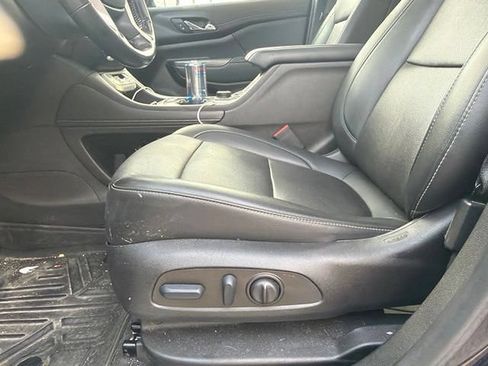 Used 2022 GMC Acadia SLT w/ Elevation Edition FWD image 7