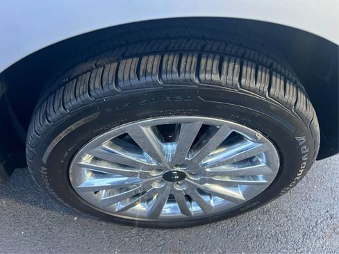 Used 2013 Lincoln MKX AWD image 24