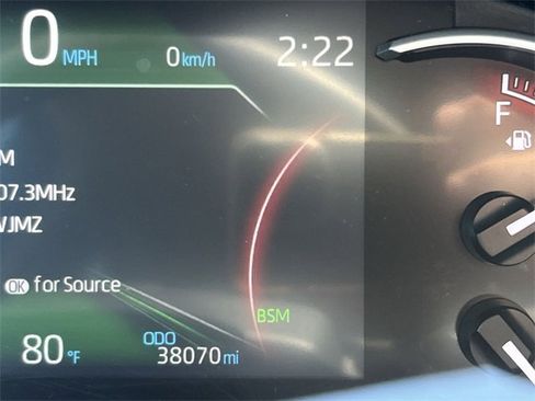 Used 2023 Toyota RAV4 XLE Premium image 12