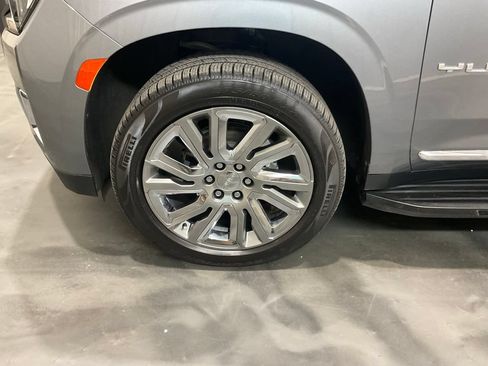Used 2021 GMC Yukon XL SLT w/ SLT Premium Package RWD image 6