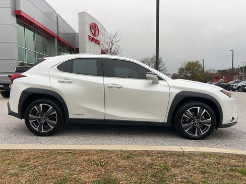 Used 2022 Lexus UX 250h 250h Base image 2