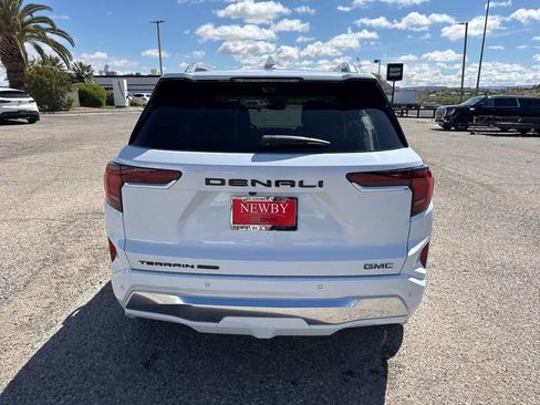 New 2026 GMC Terrain Denali w/ LPO, Black Badging Package AWD/4WD image 6