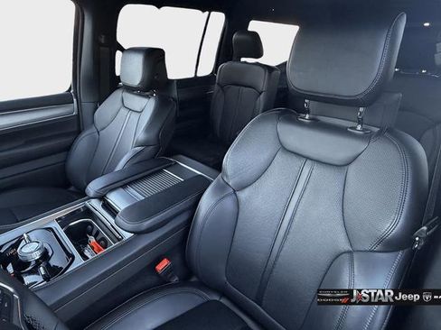 Used 2024 Jeep Wagoneer Series II w/ Convenience Group I image 13