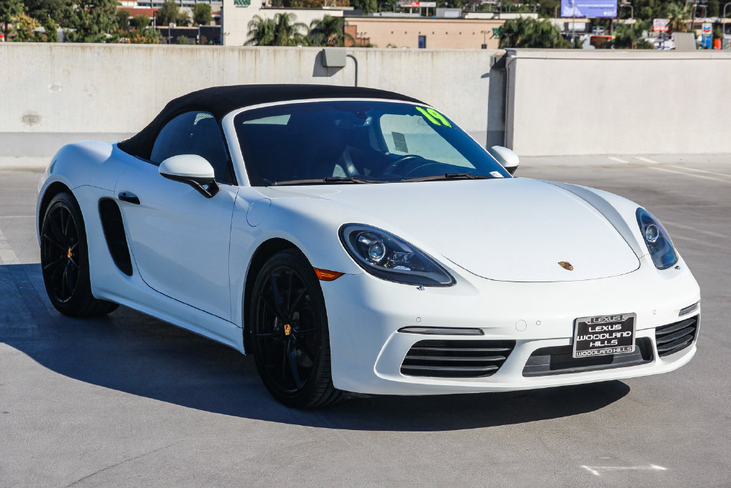 Used 2019 Porsche 718 Boxster RWD image 3