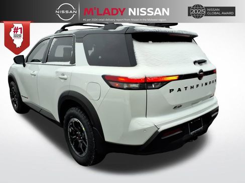 New 2026 Nissan Pathfinder SV image 5