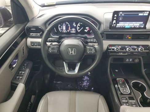 Certified 2024 Honda Pilot Touring image 10