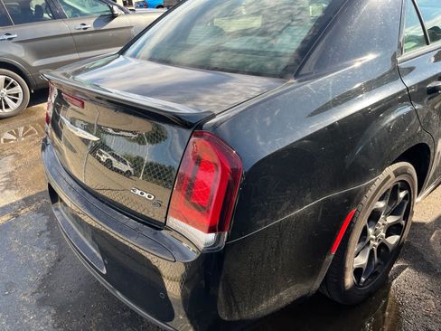 Used 2019 Chrysler 300 S w/ 300S Premium Group 2 AWD/4WD image 13