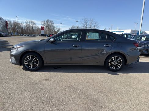 Used 2024 Kia Forte LXS image 6