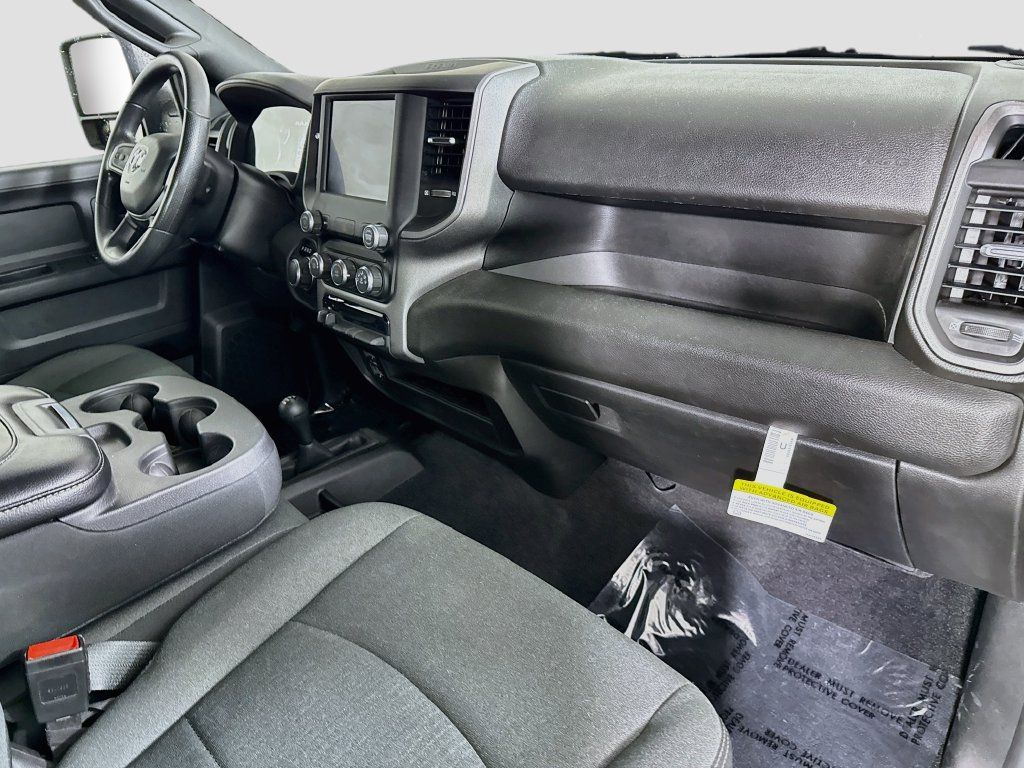 Used 2024 RAM 2500 Tradesman w/ Chrome Appearance Group AWD/4WD image 32