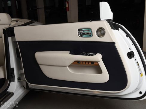 Certified 2020 Rolls-Royce Dawn image 21