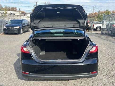 Used 2025 Toyota Camry LE image 9