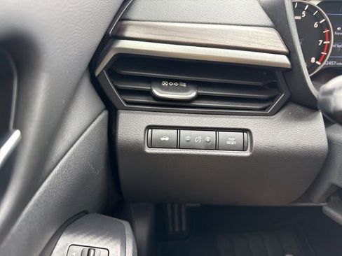Used 2024 Nissan Altima 2.5 SV FWD image 20