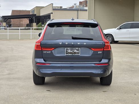 Used 2023 Volvo XC60 B5 Core w/ Climate Package image 8
