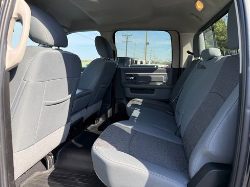 Used 2018 RAM 2500 Big Horn w/ Harvest Edition image 10