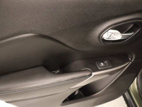 Used 2020 Jeep Cherokee Latitude FWD image 15