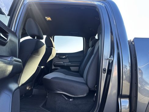 Used 2023 Toyota Tacoma TRD Off-Road image 19