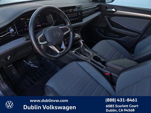 Certified 2025 Volkswagen Jetta SE FWD image 9