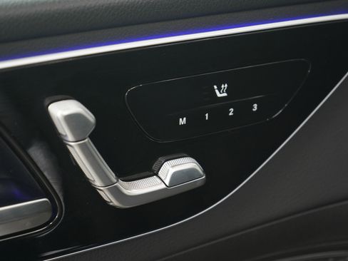 Used 2025 Mercedes-Benz C 300 4MATIC Sedan image 19