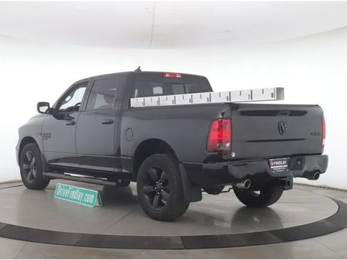 Used 2019 RAM 1500 Classic SLT w/ Black Appearance Group AWD/4WD image 8