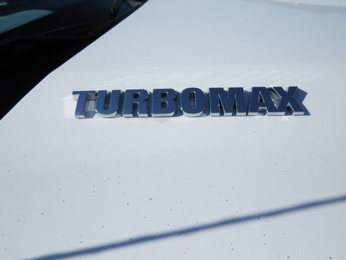 Used 2025 Chevrolet Silverado 1500 LT AWD/4WD image 12