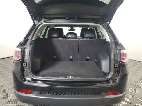 Used 2018 Jeep Compass Latitude w/ Popular Equipment Group image 8