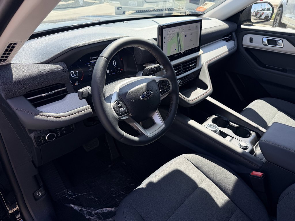 New 2026 Ford Explorer Active RWD image 18